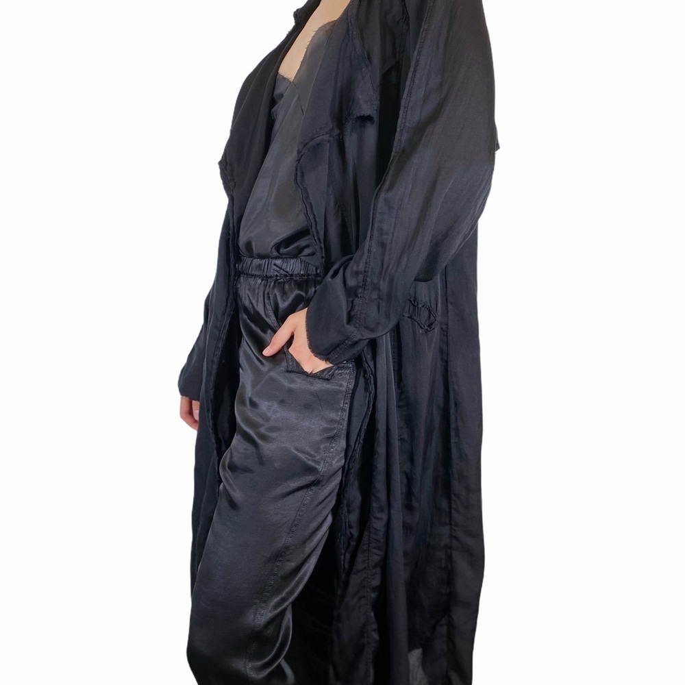 Jaga Athena duster in black satin - Picture 2 of 5